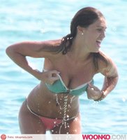 cecilia-rodriguez-hot-bikini-mare-formentera-estate-2012-14.jpg