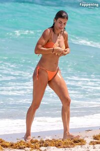 Elisabetta-Canalis-Nude-Sexy-3-The-Fappening-Blog (1).jpg