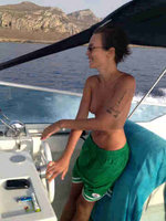 andrea-lehotska-topless-seno-hot-in-barca-al-mare-2012-twitter-1.jpg