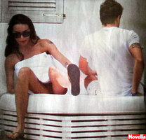 Nina-Moric-Nuda-23Maggio2013-Novella05.jpg