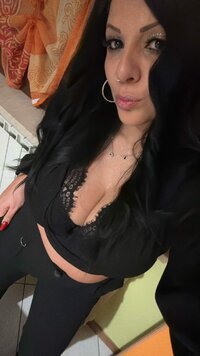 LoveThreads.Net_412173996_312419401776666_747748928665685897_n.jpg