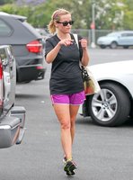 Reese+Witherspoon+Reese+Witherspoon+Hits+Gym+LLD7RmBYWN4x.jpg