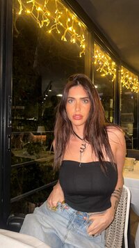 vickymiha_1738876094_19620565.jpg