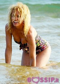 justine_mattera_bellissima_ed_in_gran_forma_ancora_oggi_superata_la_soglia_dei_40_1b77.jpg