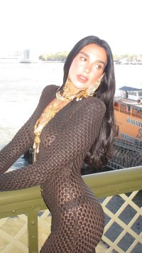 dualipa_1745949840872.jpg