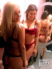 04-Sara-Tommasi-Giovanna-Rigato-Hot-Fondoschiena.jpg