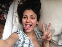 Victoria (3).jpg