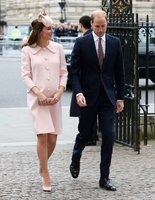 kate-middleton-seen-out-in-london_9.jpg