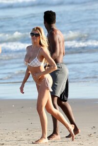 Charlotte McKinney (9).jpg