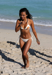 gallery_enlarged-Karrueche-Tran-Bikini-Bod-11.jpg