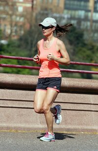 pippa-middleton-jogging-in-london-april-152015-x20-14 (1).jpg