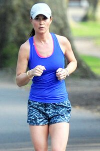 pippa-middleton-jogging-in-london-april-122015-x23-13.jpg
