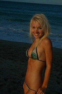 Biondina super hot (359).jpg Biondina super hot (359).jpg