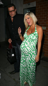 Celebrity_City_Tori_6_122_338lo.jpg