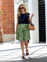 reese-witherspoon-out-shopping-in-los-angeles-62416-15.jpg