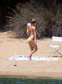 kate-hudson-bikini-candids-in-skiathos-island-july-24-32-pics-2.jpg