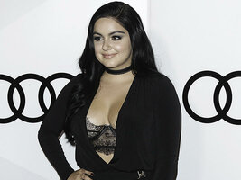 ariel_winter_lacy_bra_for_audi_party_02-fb668363_web.jpg