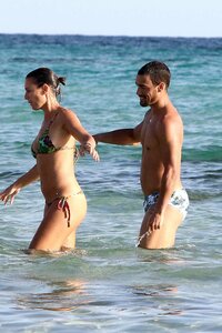 Flavia-Pennetta-in-Bikini-2016--05.jpg