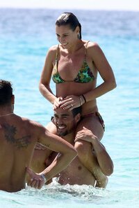 Flavia-Pennetta-in-Bikini-2016--08.jpg