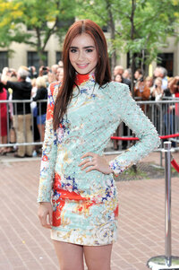 Lily Collins_ Writers premiere at the Toronto Film Fest 09_09_12_1_zibeno7.jpg