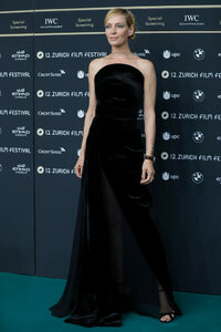 Uma+Thurman+Kill+Bill+Vol+1+Photocall+12th+_0iz4UVvvEBx.jpg