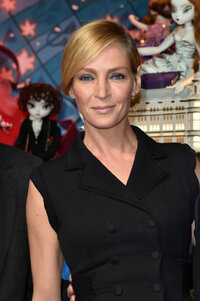 Uma+Thurman+Le+Printemps+Christmas+Decorations+AtiKGMPLsK7x.jpg