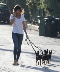 elisabetta-canalis-walk-in-beverly-hills-4-7-2017-4.jpg