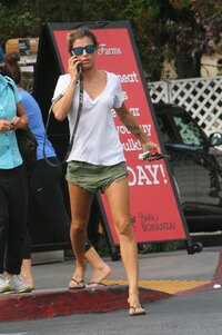 51948829_hqcelebcorner-45.jpg