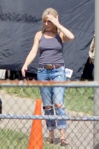 jennifer-aniston-vf-26sept17-02.jpg