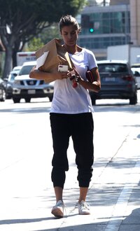 51711339_hqcelebcorner-4.jpg