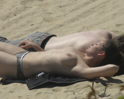 beach3242344.jpg
