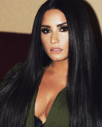 ddlovato_3___BevqWsdFwsW___.jpg