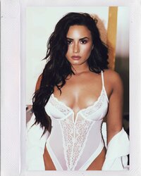 ddlovato___BejuQ27FMTz___.jpg