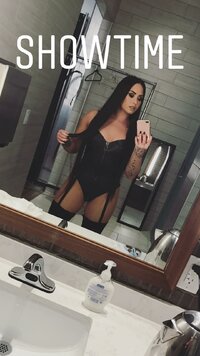 ddlovato_28435169_1451216965006605_800375462076350464_n.jpg