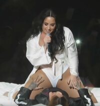 demi5.JPG