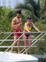 Britney-Spears--Bikini-candids-on-a-Yacht-in-Miami--15.jpg