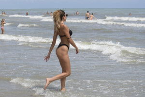 115434785_hqcelebcorner-61.jpg