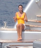 Silvia-Toffanin-at-a-luxury-yacht-in-Portofino-16.jpg