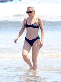 lady-gaga-en-la-playa.jpeg