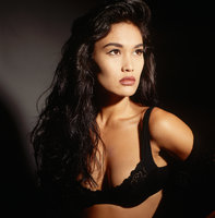 45833_Tia_Carrere_03_122_483lo.jpg