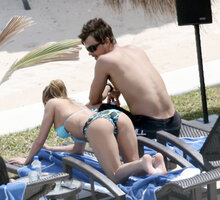 fergie im bikini 01.jpg
