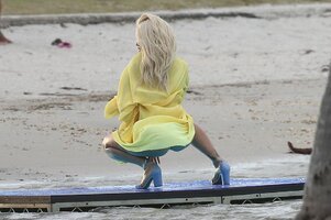 Rita-Ora-Upskirt-TheFappeningBlog.com-23.jpg