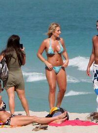 brooke hogan in bikini 04.jpg