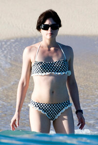 selma blair in bikini 01.jpg