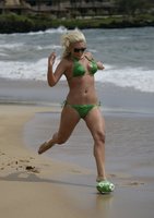 brooke hogan in bikini verde 03.jpg