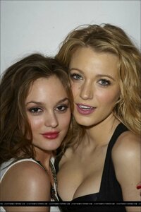 leighton meester e blake lively in shoot 07.jpg