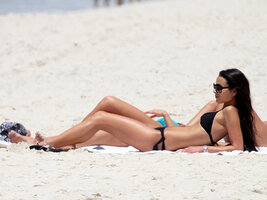 jordana brewster in bikini 05.jpg