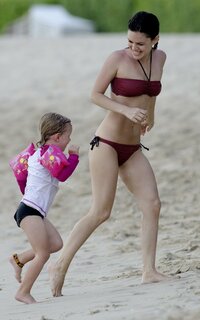 rachel bilson in bikini 16.jpg