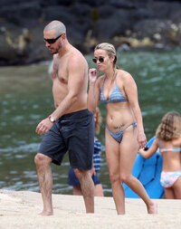 reese whiterspoon in bikini 11.jpg