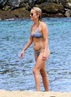 reese whiterspoon in bikini 13.jpg